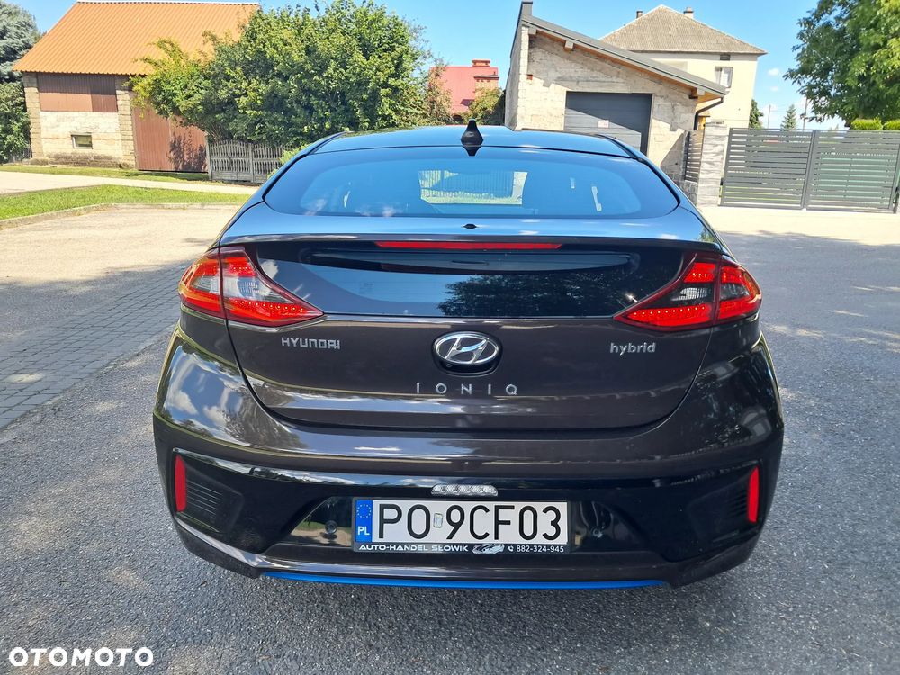 Hyundai IONIQ Hybrid Premium - 11