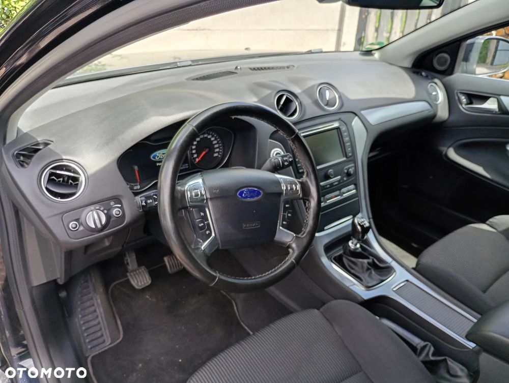 Ford Mondeo - 18