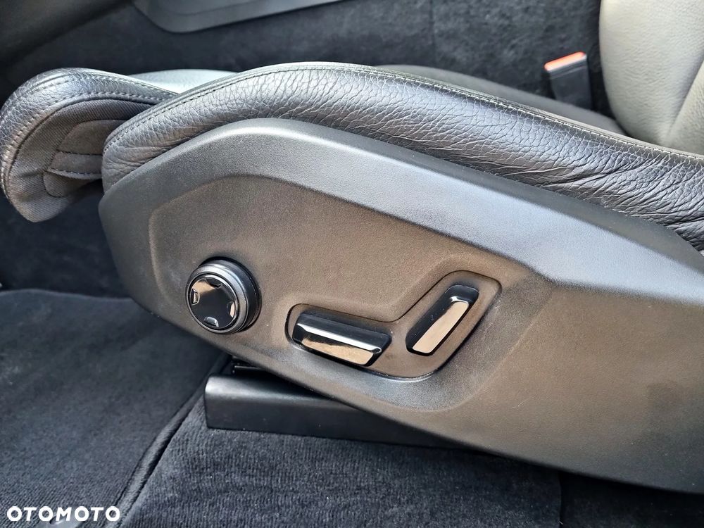 Volvo XC 60 D4 AWD Inscription - 24