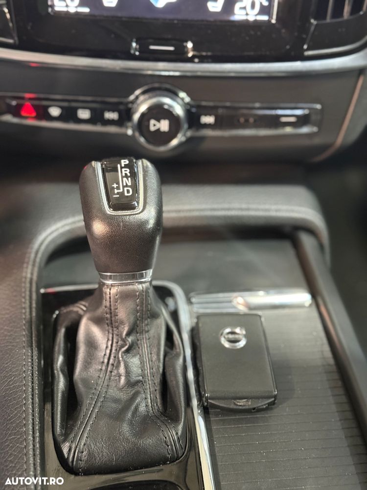 Volvo S90 T4 Geartronic Momentum - 15