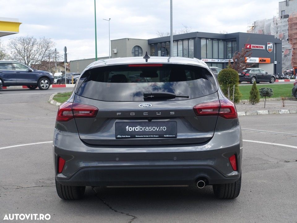 Ford Focus - 8