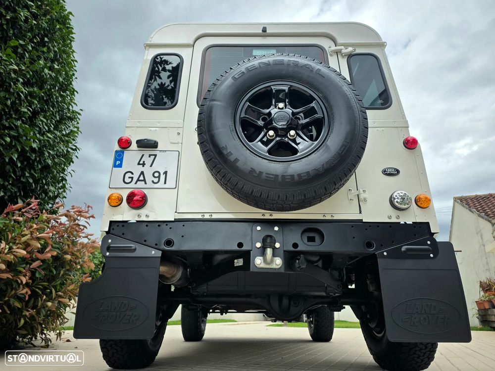 Land Rover Defender - 46