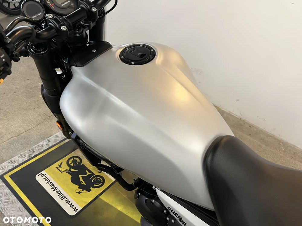 Royal Enfield Guerrilla - 32