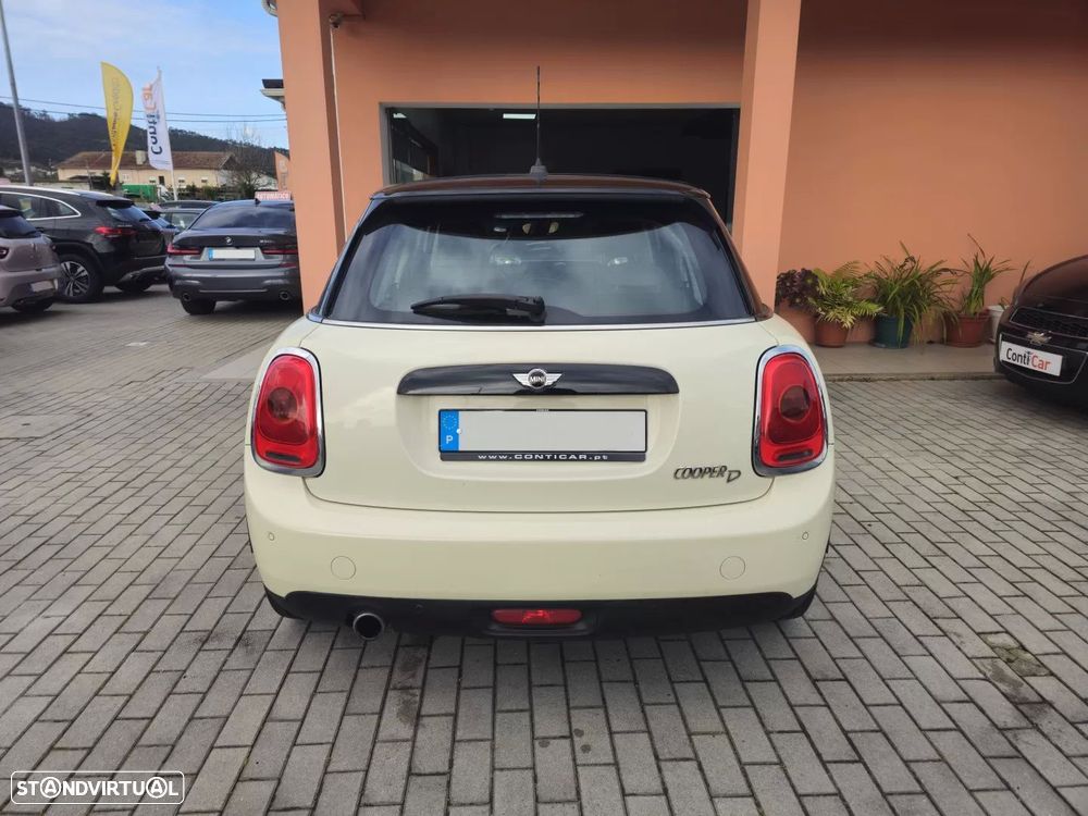 MINI 5 Portas Cooper D Auto - 5