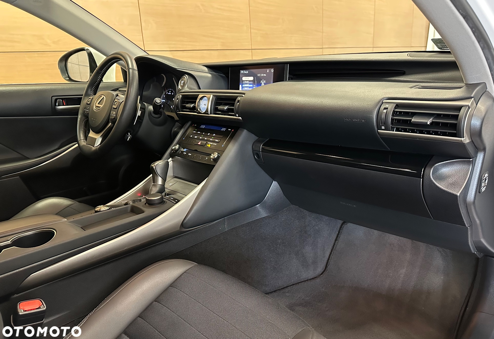 Lexus IS 200t / 300 Elegance - 10