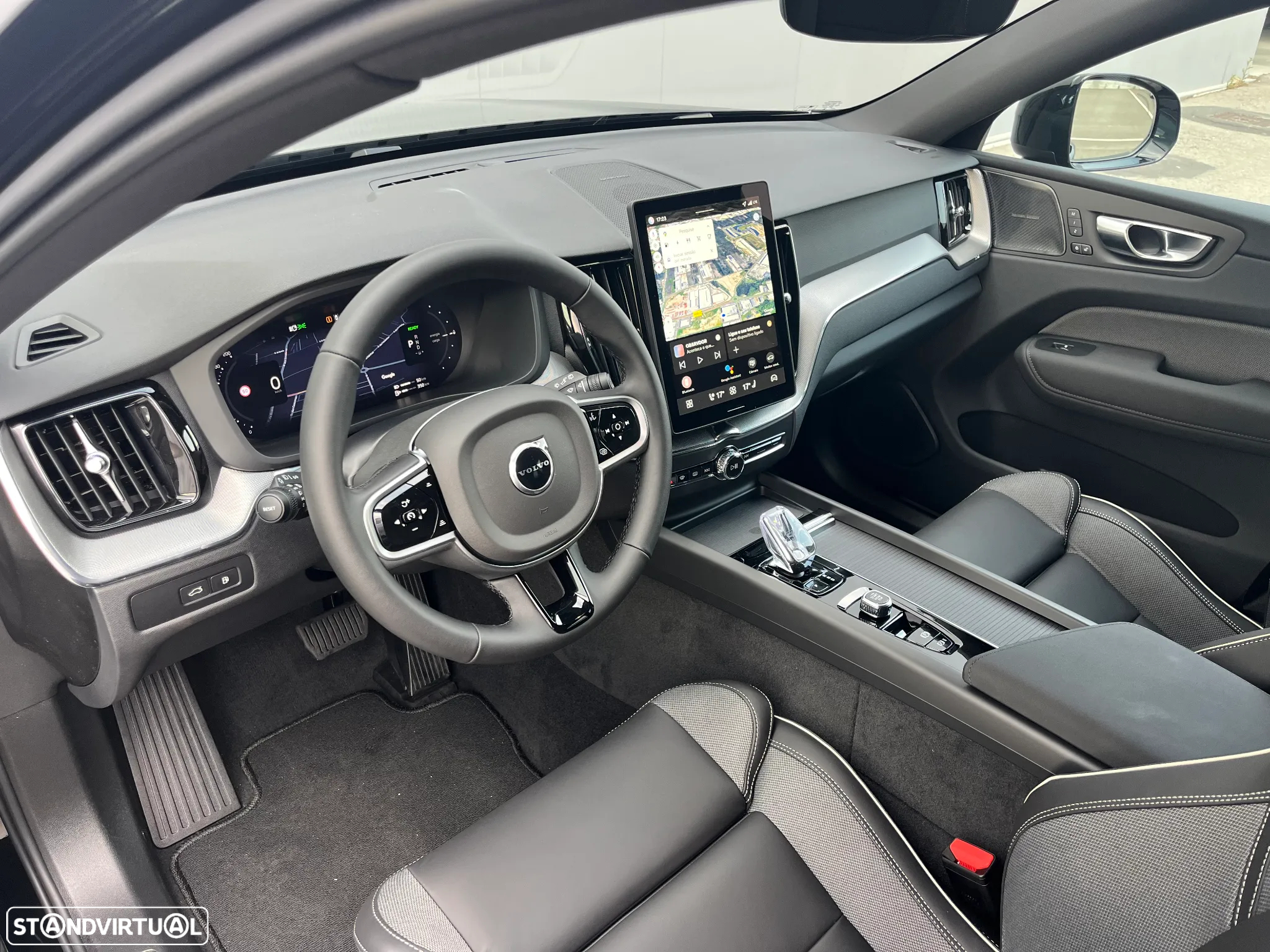 Volvo XC 60 2.0 T6 PHEV Plus Dark AWD - 15