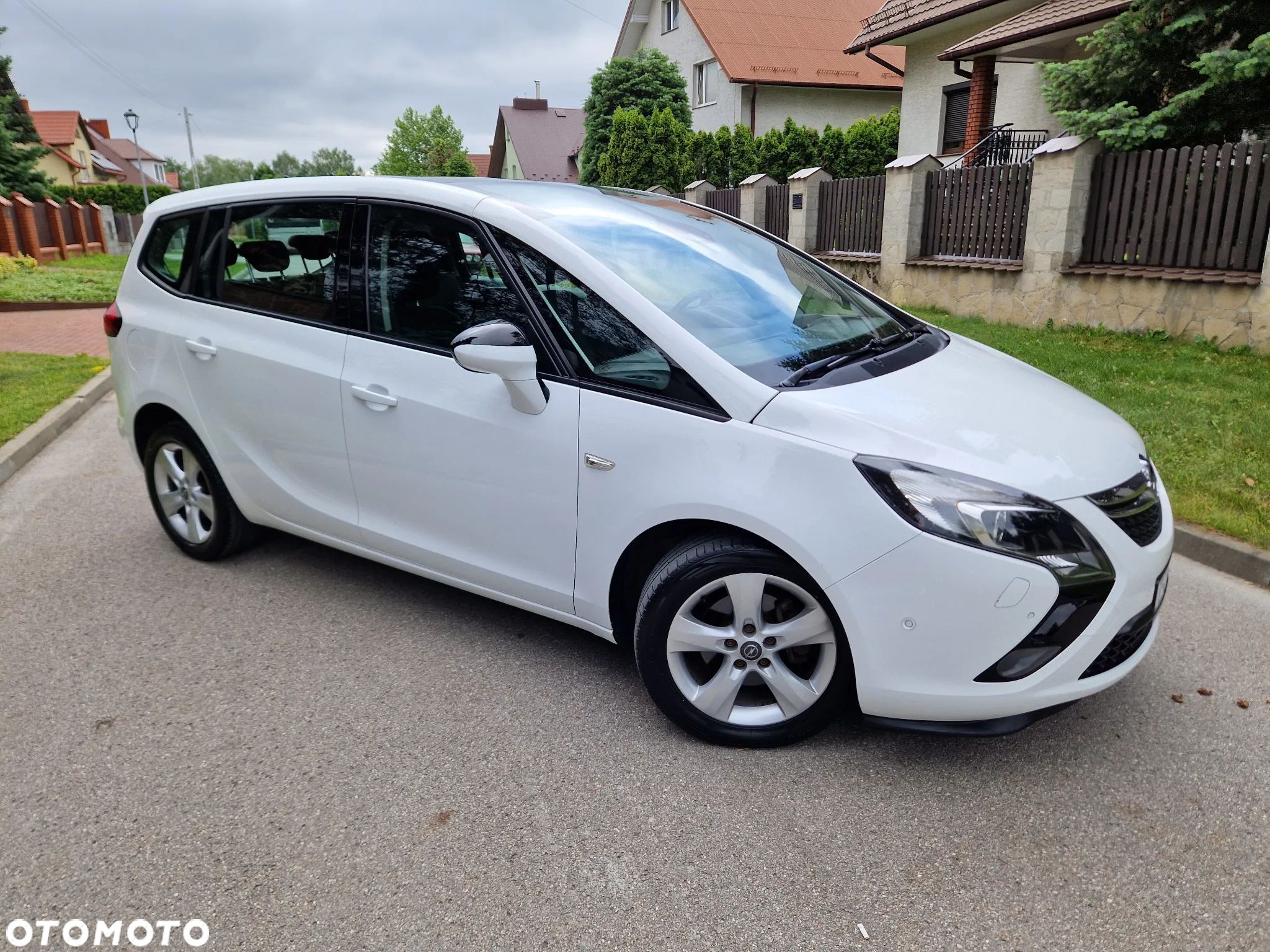Opel Zafira 1.6 T SIDI Cosmo S&S - 1