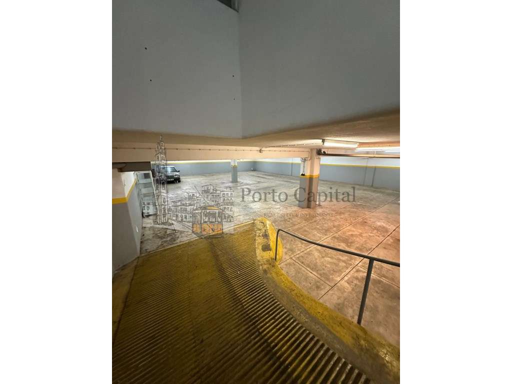 EXCELENTE ARMAZÉM PARA VENDA EM SANTO OVÍDIO - Grande imagem: 3/20