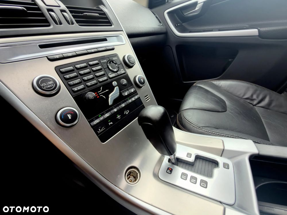 Volvo XC 60 T6 AWD RDesign - 17