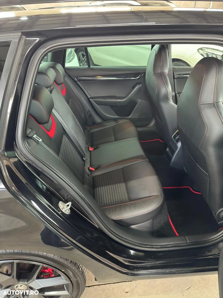 Skoda Octavia Combi Diesel 2.0 TDI RS - 19