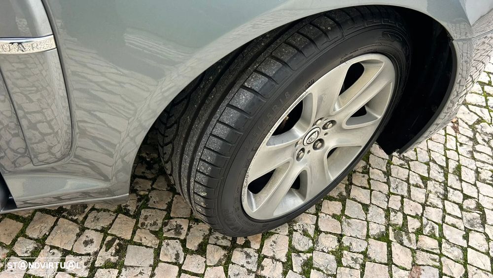 Jaguar XF 2.7 D V6 Premium Luxury - 11