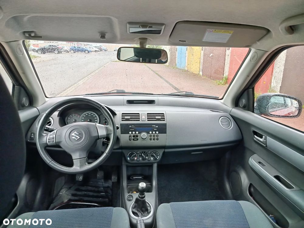 Suzuki Swift 1.3 Club - 10