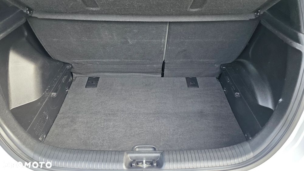Hyundai ix20 1.4 blue Space - 23