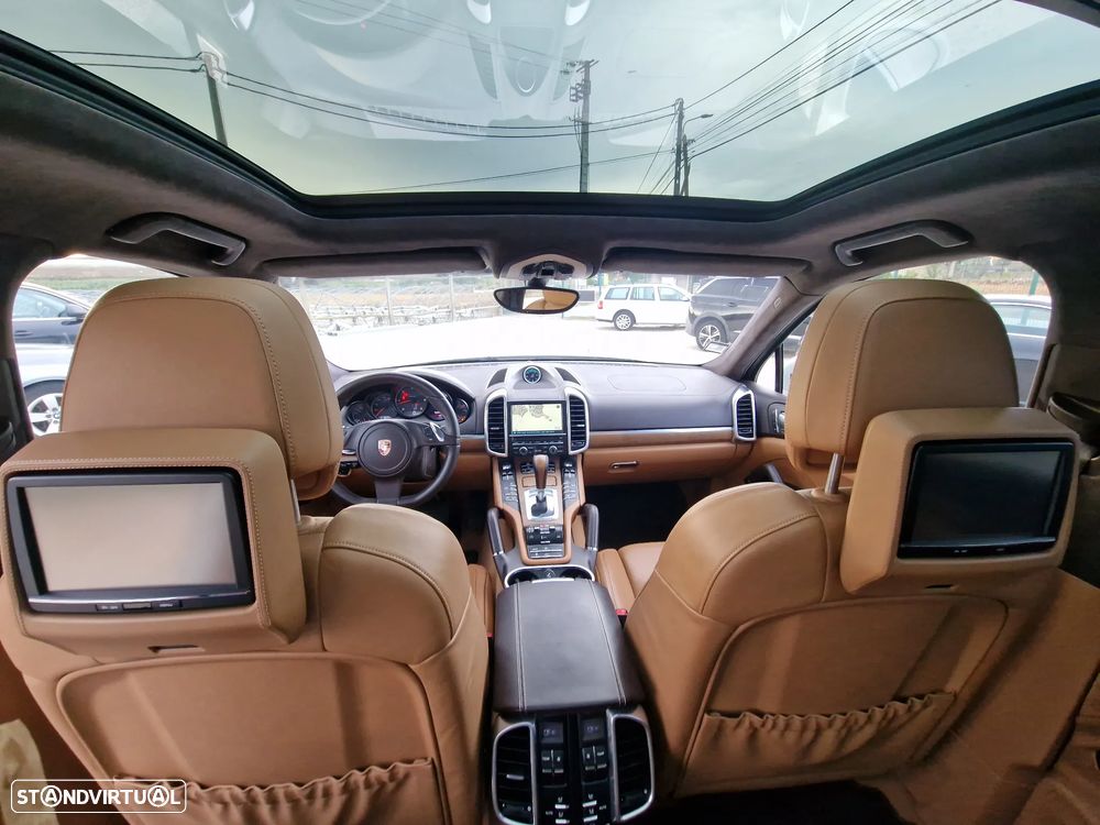 Porsche Cayenne - 28