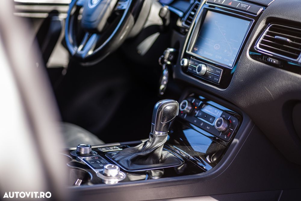 Volkswagen Touareg 3.0 V6 TDI SCR Blue Motion DPF Automatik - 17