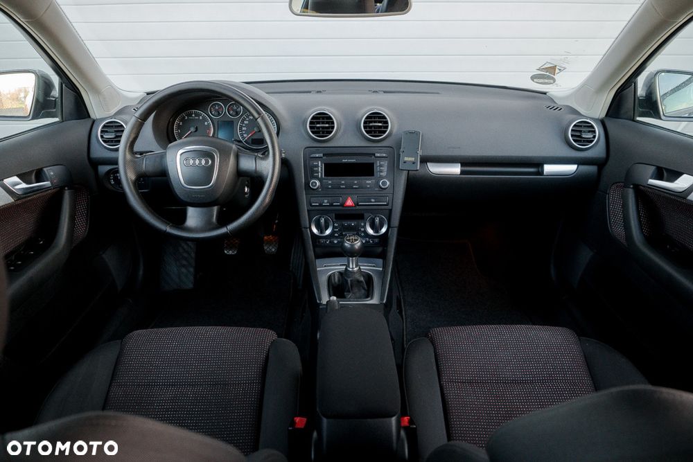 Audi A3 Sportback 1.6 Attraction - 25