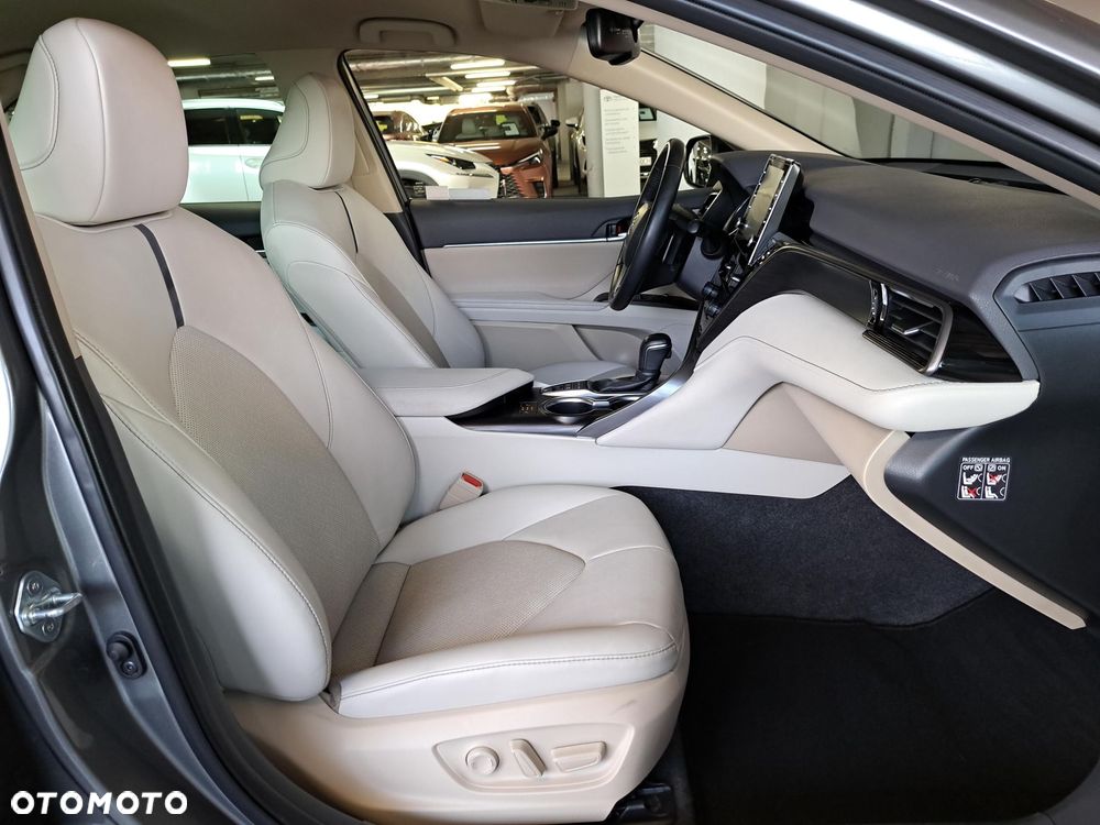 Toyota Camry 2.5 Hybrid Executive CVT - 15