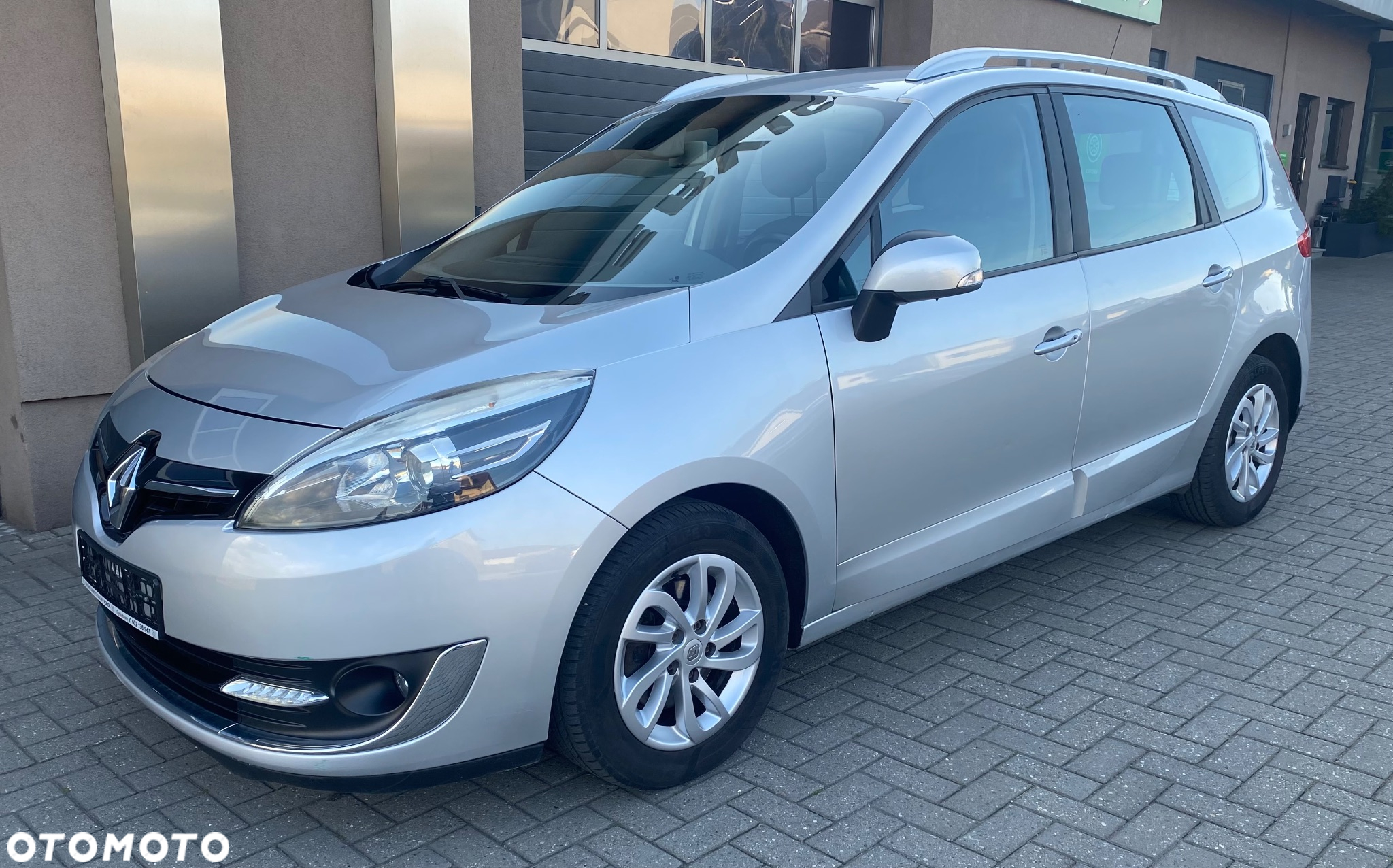 Renault Grand Scenic - 15