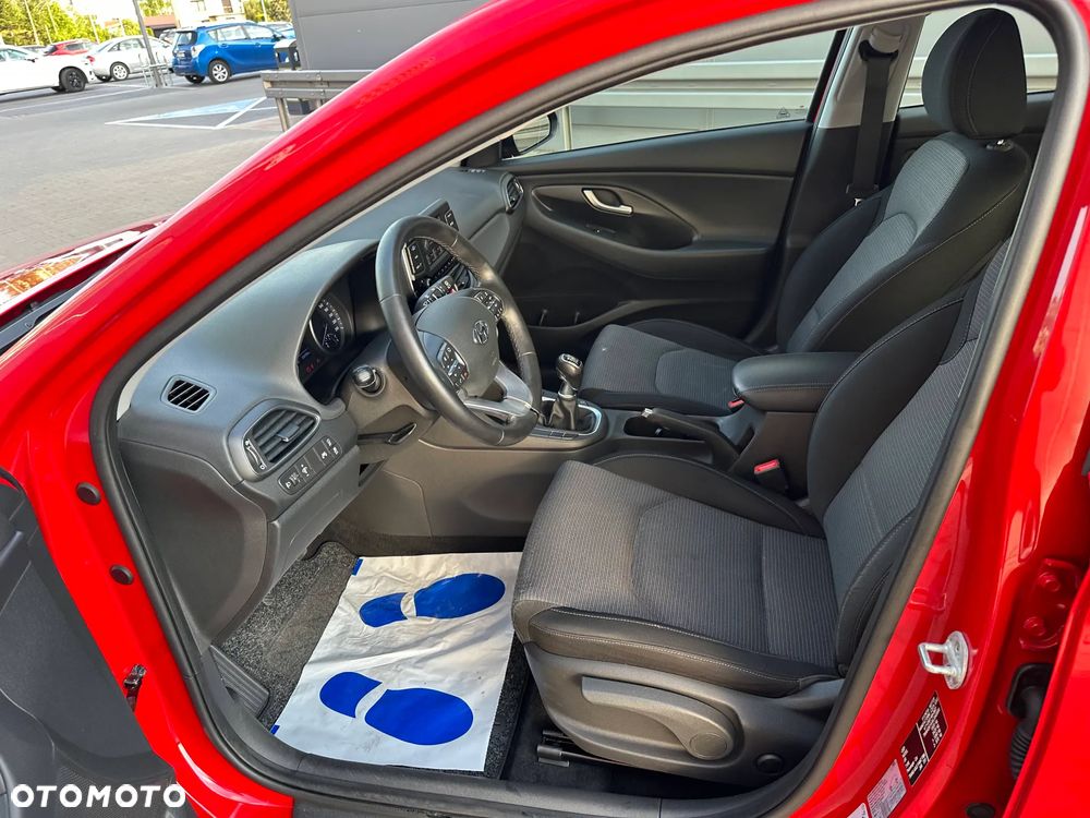 Hyundai i30 1.6 CRDI Intro - 10