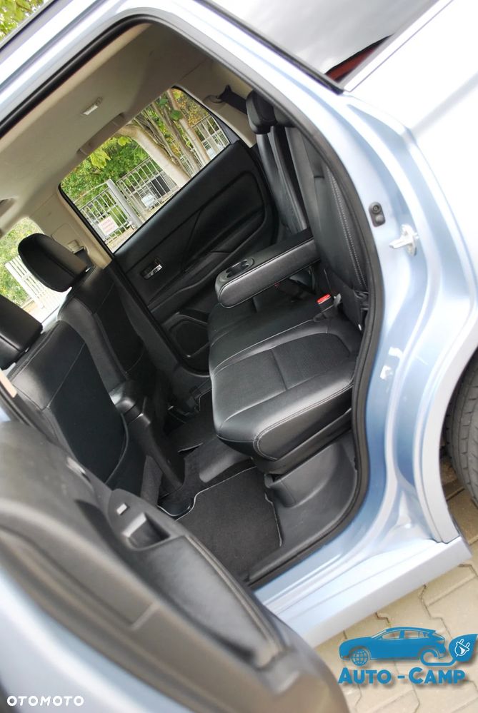 Mitsubishi Outlander Instyle NAVI + - 22