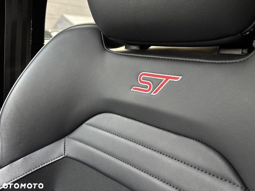 Ford Focus - 34