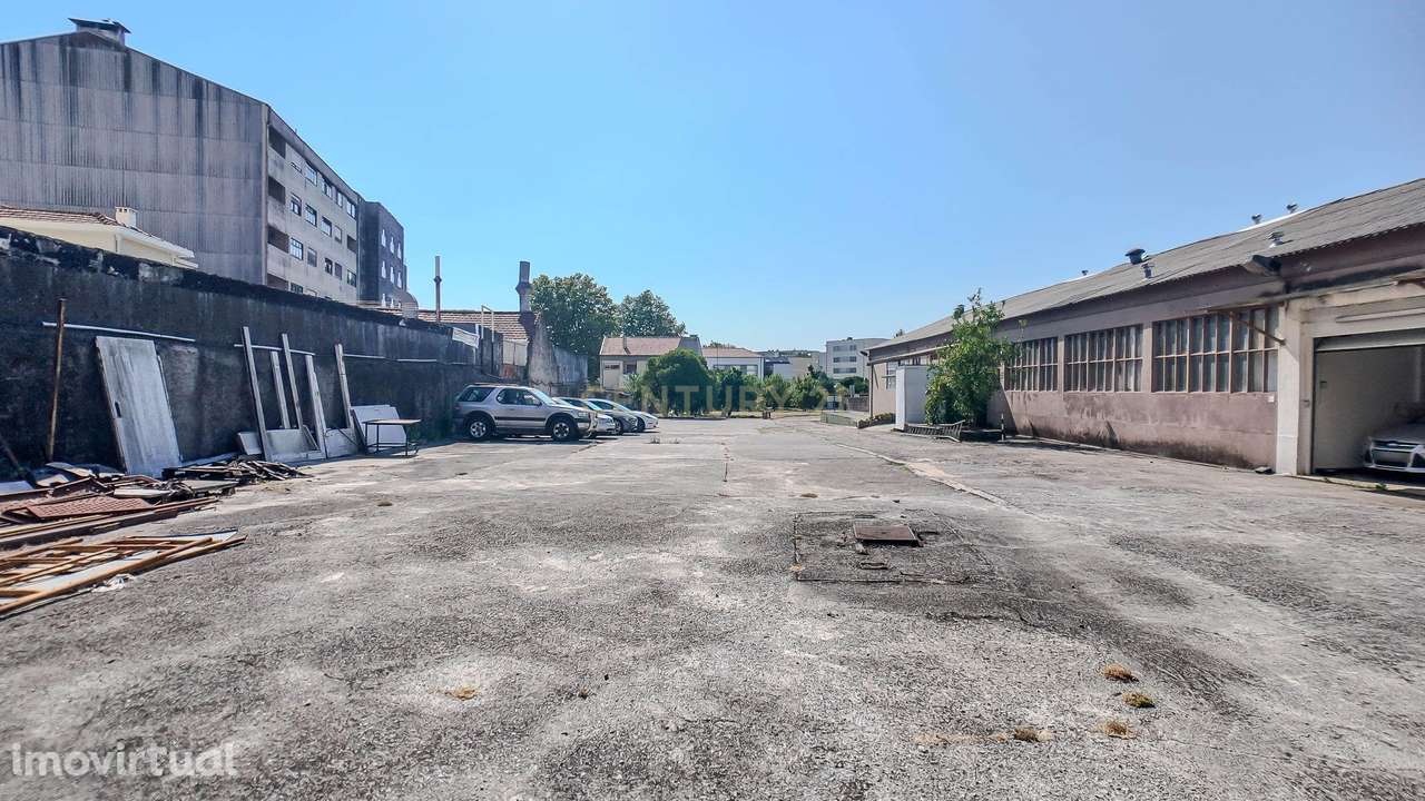 Terreno com Armazém licenciado | Centro de São Mamede de Infesta – Mat - Grande imagem: 4/24