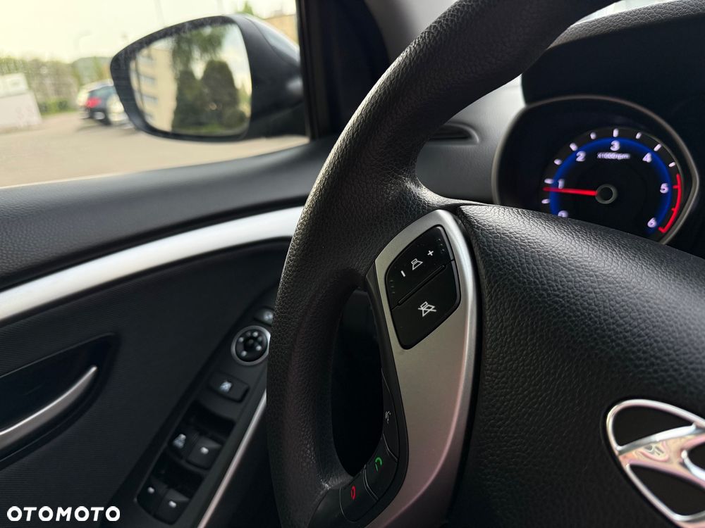 Hyundai i30 blue 1.6 CRDi Passion - 32