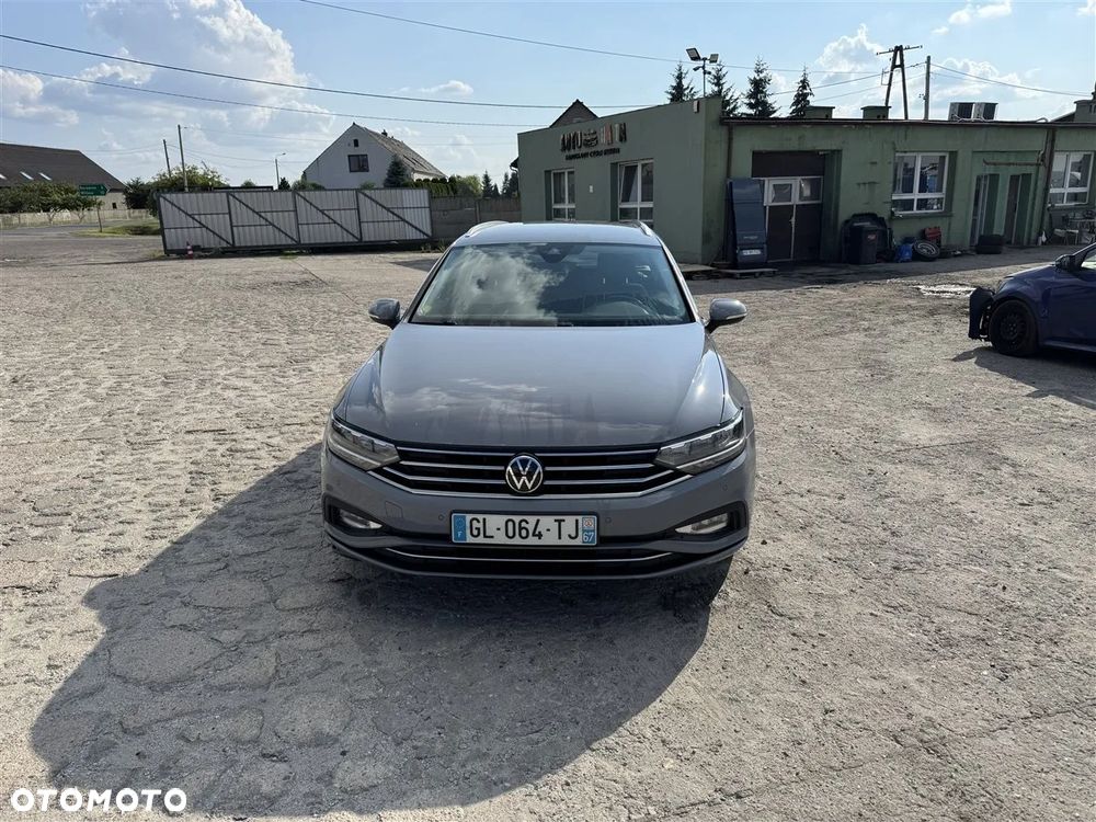 Volkswagen Passat - 4