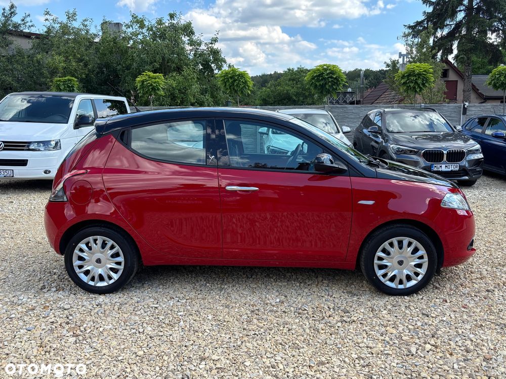 Lancia Ypsilon Y 1.2 8v Black & Red Edition - 10