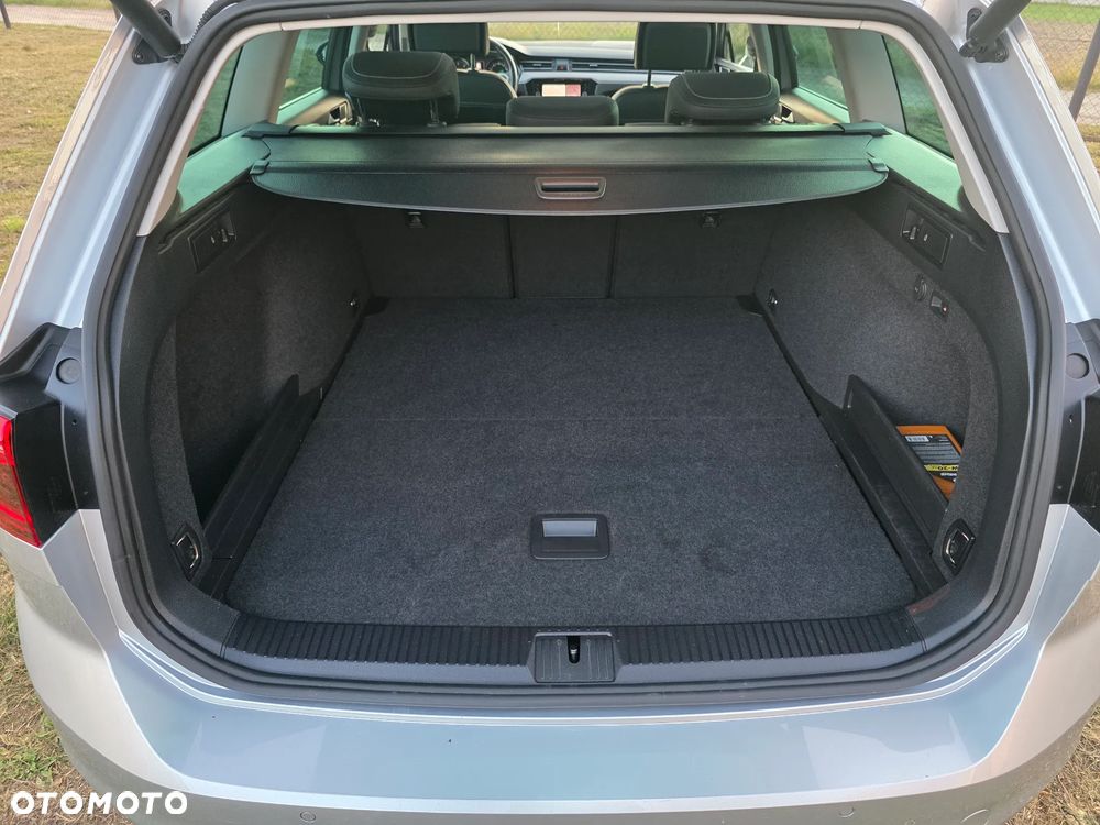 Volkswagen Passat 2.0 TDI SCR Style DSG - 28