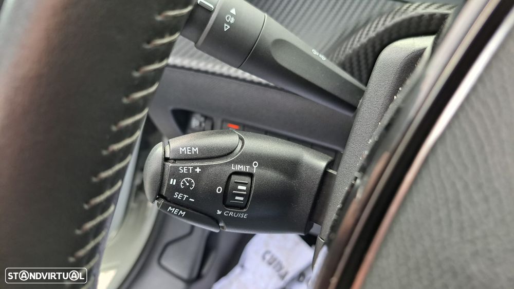 Peugeot e-208 50 kWh Allure - 43