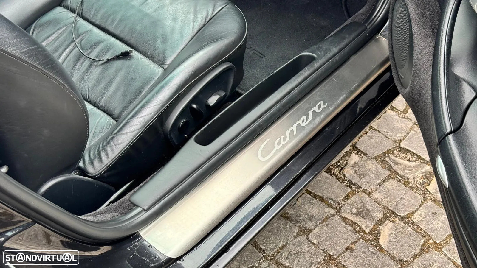 Porsche 911 (996) Carrera 4 - 29