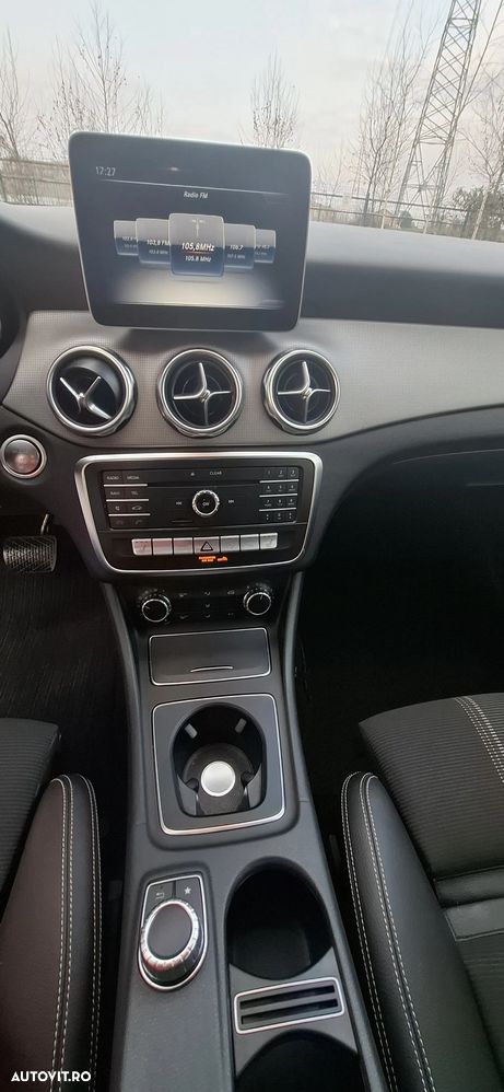 Mercedes-Benz GLA - 15