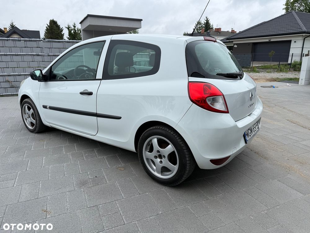 Renault Clio 1.2 16V Authentique - 6