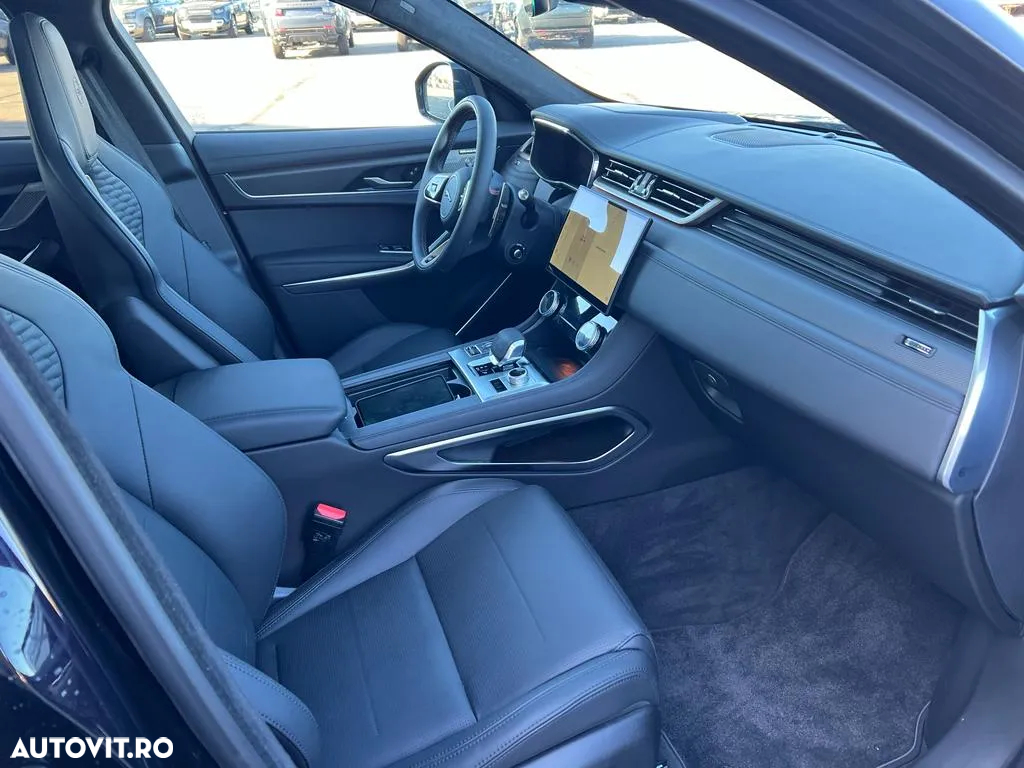 Jaguar F-Pace P550 AWD SVR - 3