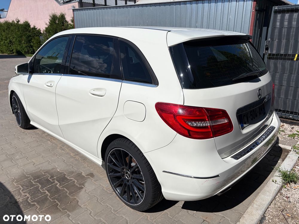 Mercedes-Benz Klasa B 180 CDI (BlueEFFICIENCY) 7G-DCT - 19