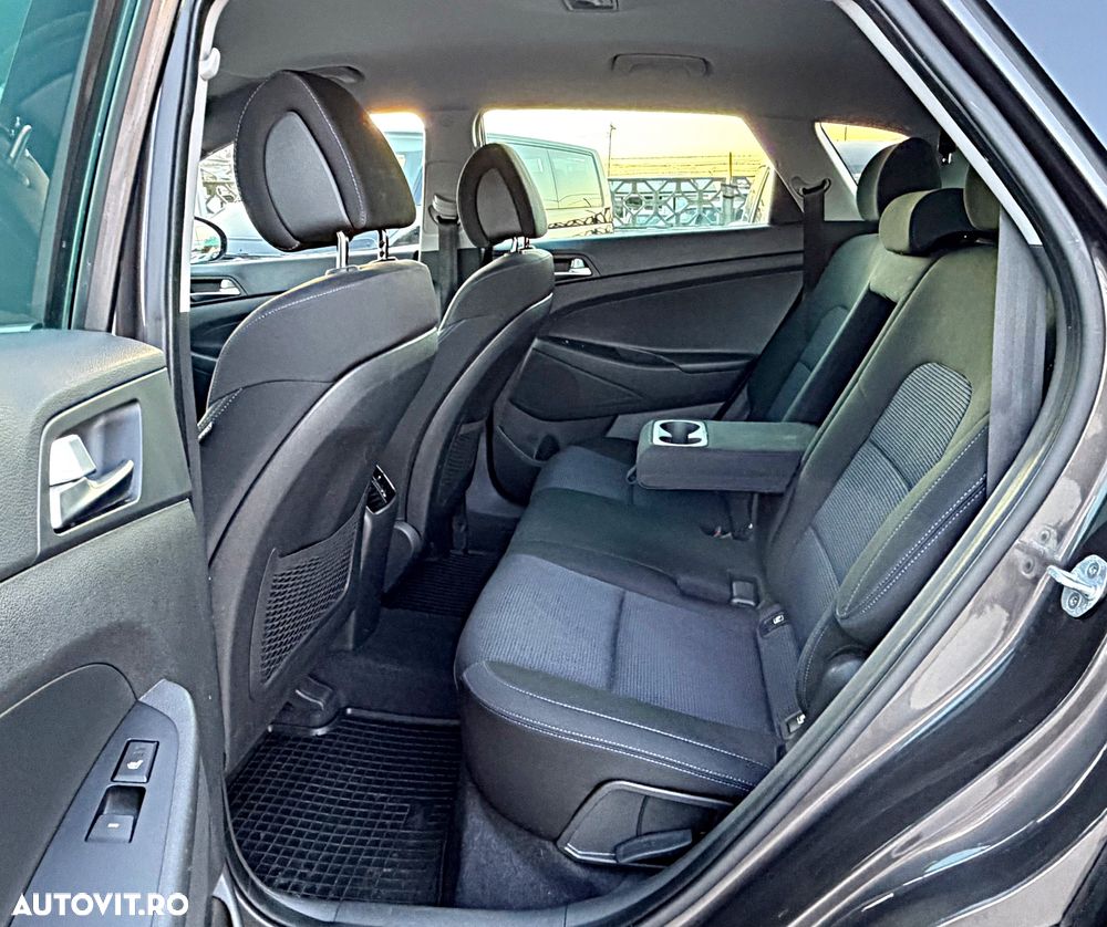 Hyundai Tucson 2.0 CRDI 4WD 6MT Premium - 17