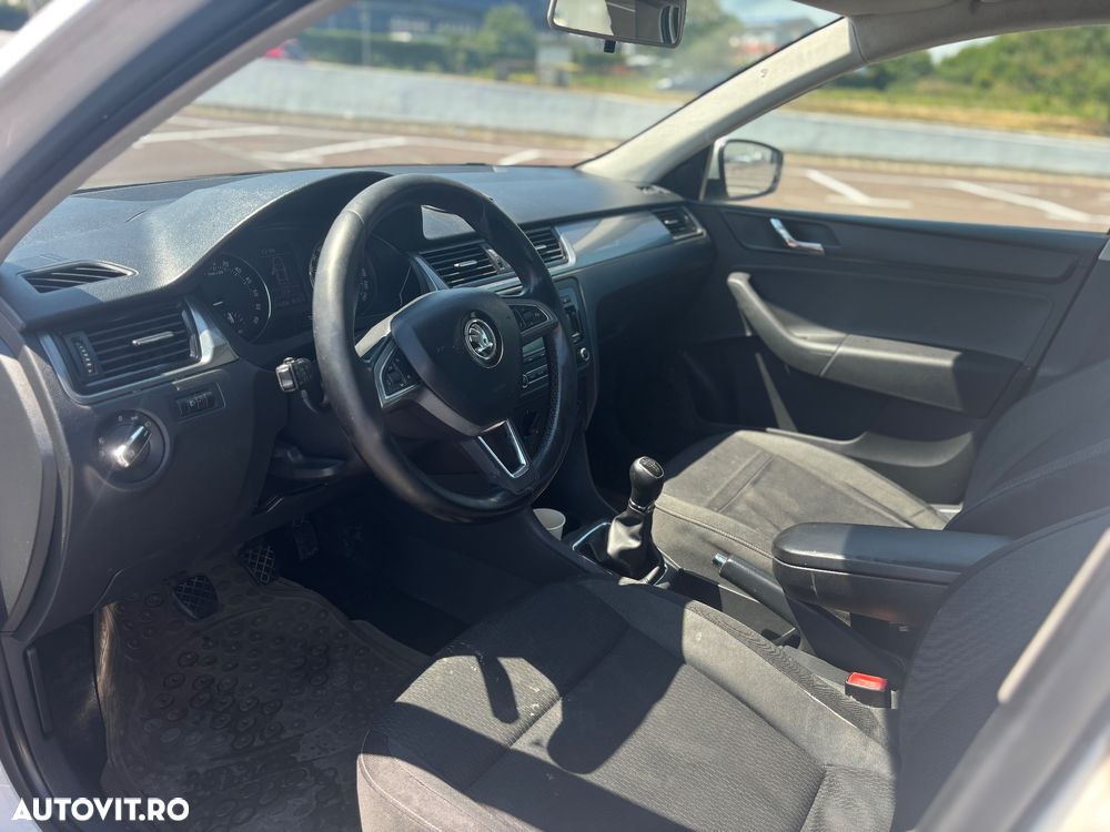 Skoda RAPID 1.6 TDI Active - 10