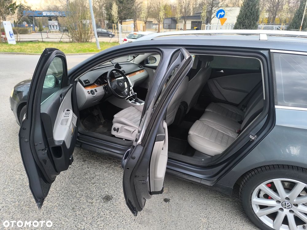 Volkswagen Passat Variant 3.2 V6 FSI 4Motion DSG Highline - 23