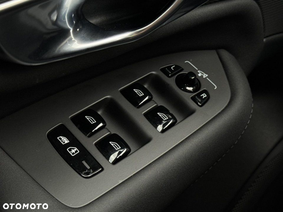 Volvo XC 90 - 22