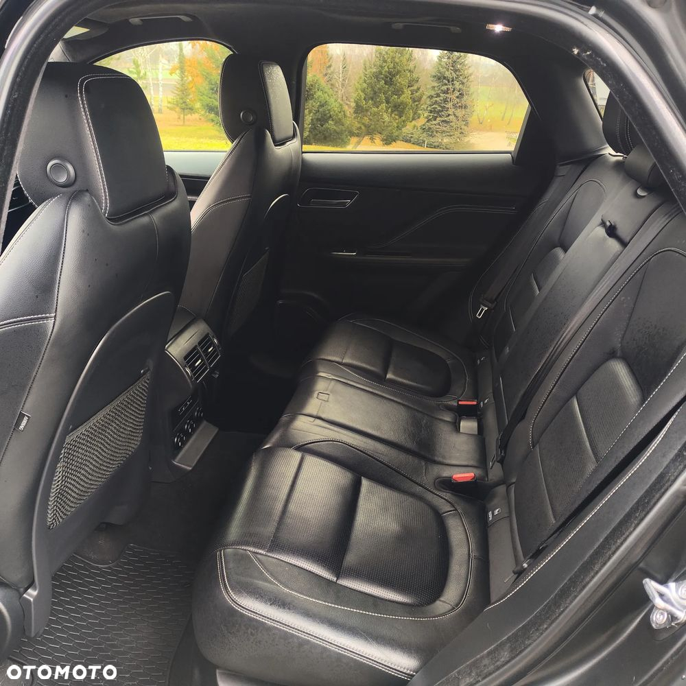 Jaguar F-Pace S AWD - 25
