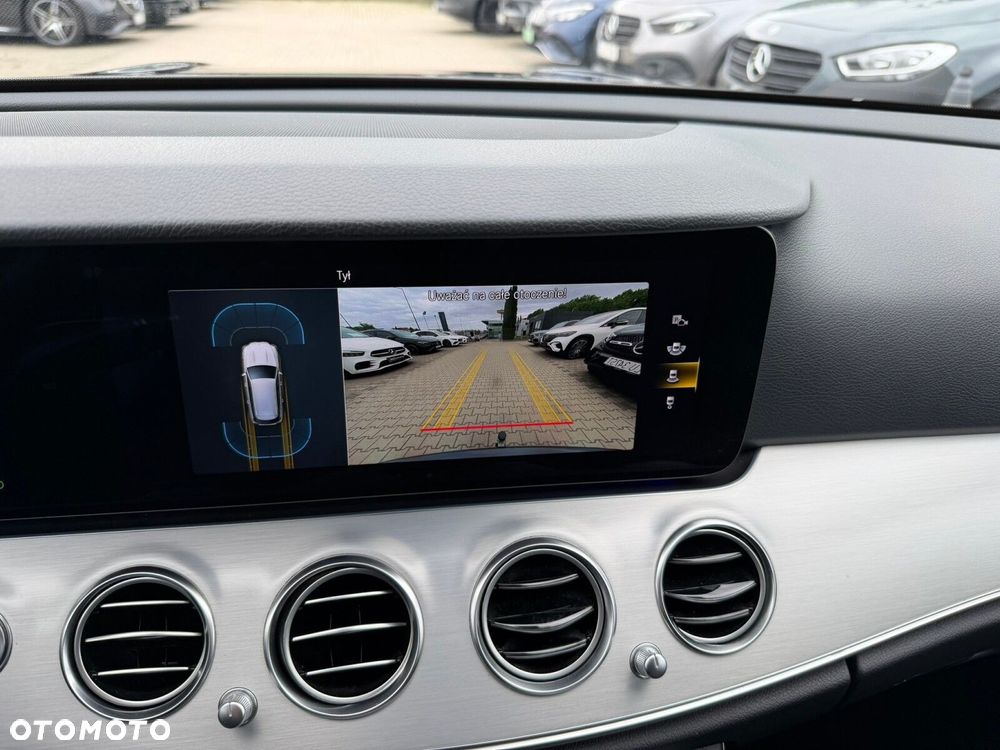 Mercedes-Benz Klasa E 220 d 4-Matic AMG/Avantgarde - 33