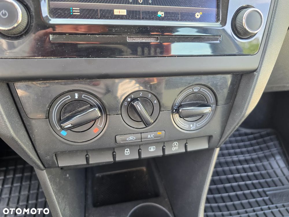 Skoda RAPID - 27