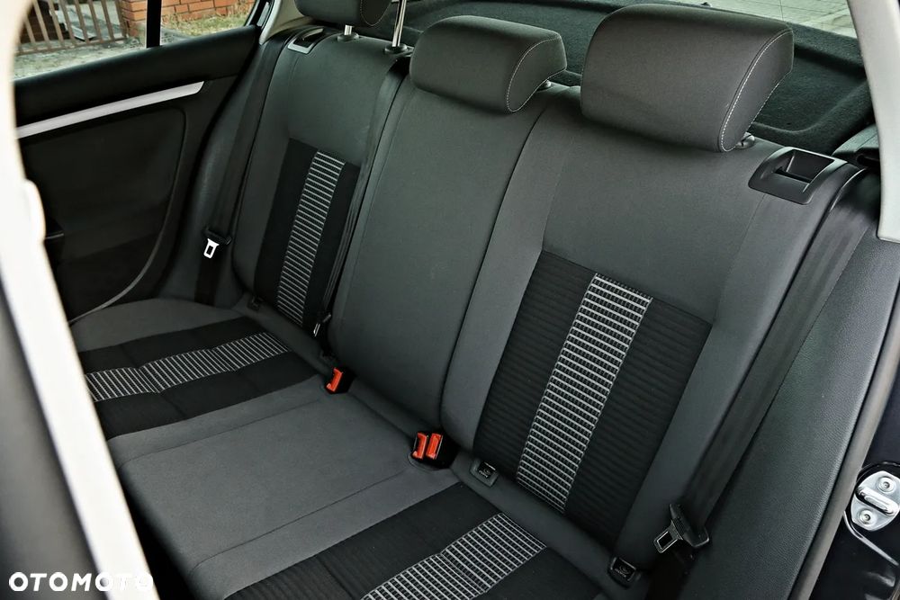 Volkswagen Golf 1.4 Style - 34