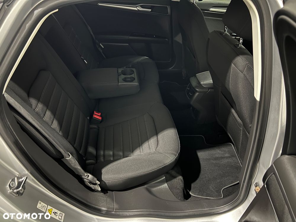 Ford Mondeo - 22