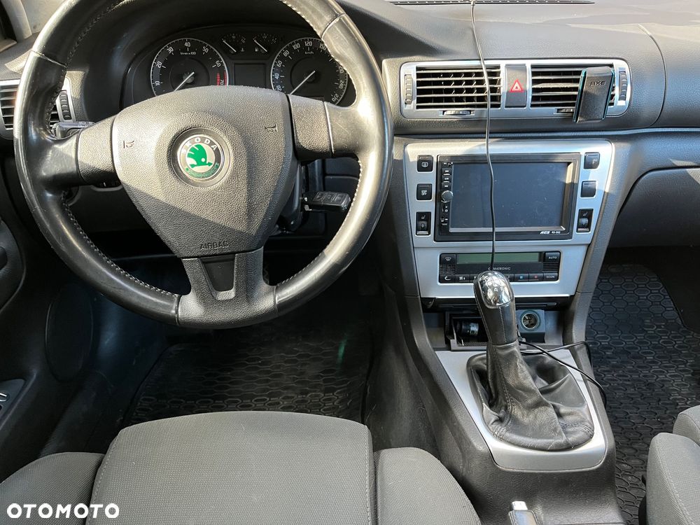 Skoda Superb 2.0 Comfort - 16