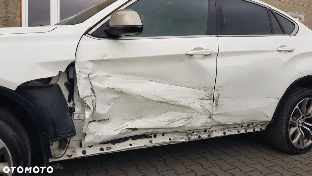 BMW X6 xDrive40d - 11