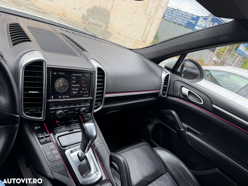 Porsche Cayenne Platinum Edition - 9