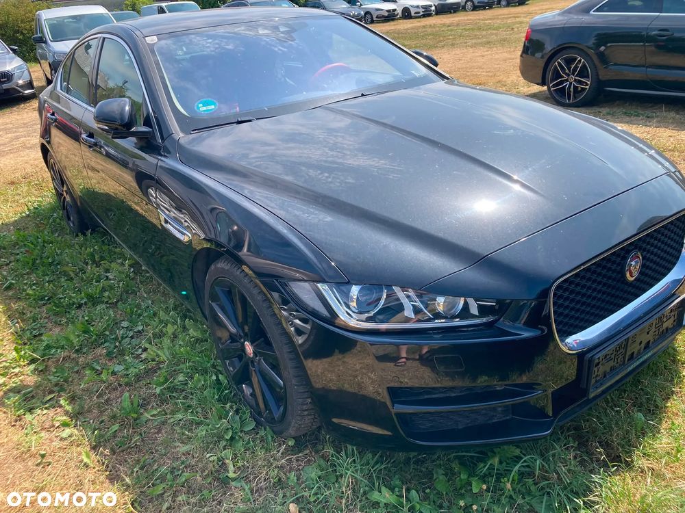 Jaguar XE 20d R-Sport - 2