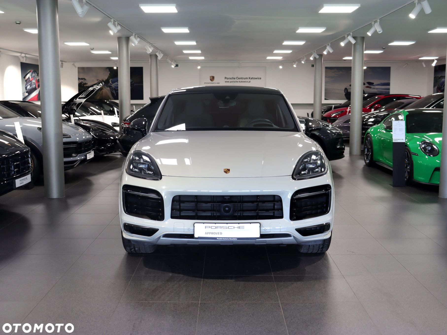 Porsche Cayenne Coupe GTS - 8